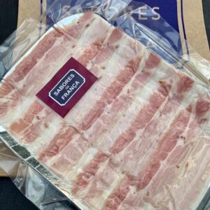 Bacon caseiro fatiado